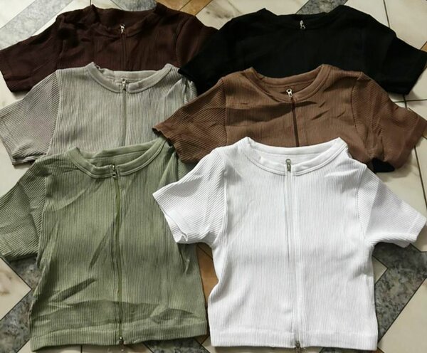 T-shirt zippé côtelé femme