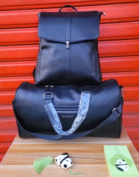 Sac à dos et duffle bag élégant