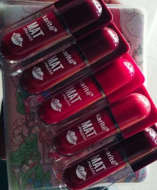 Karite Mat lipgloss and Karite velvet lipgloss