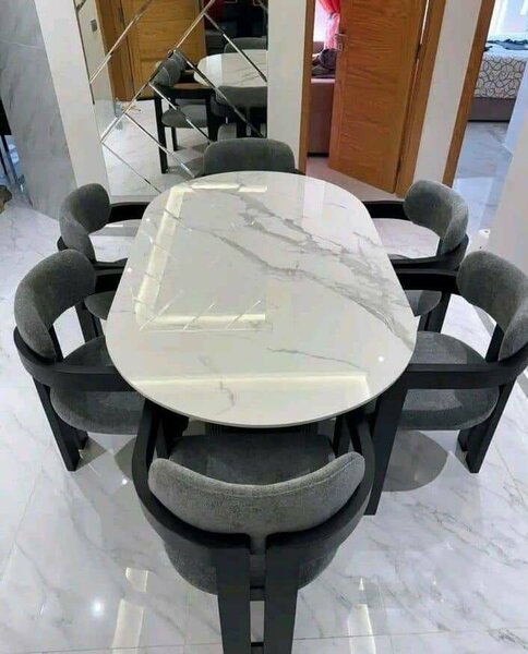 Table à manger en marbre blanc