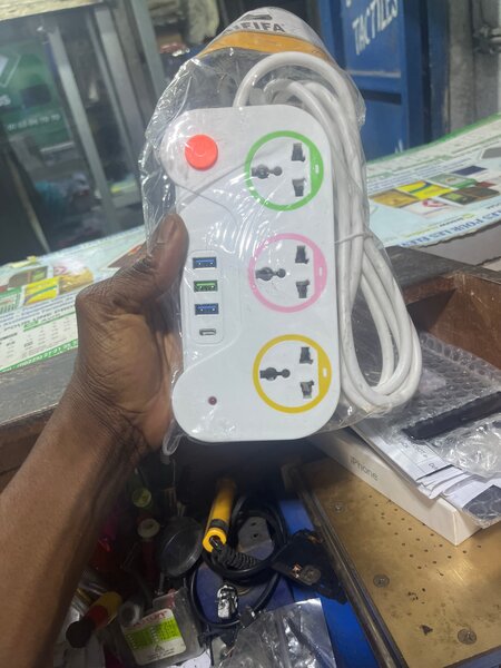 Multiprise USB et Secteur