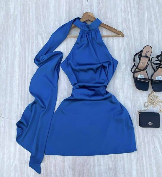 Robe satin élégante bleu