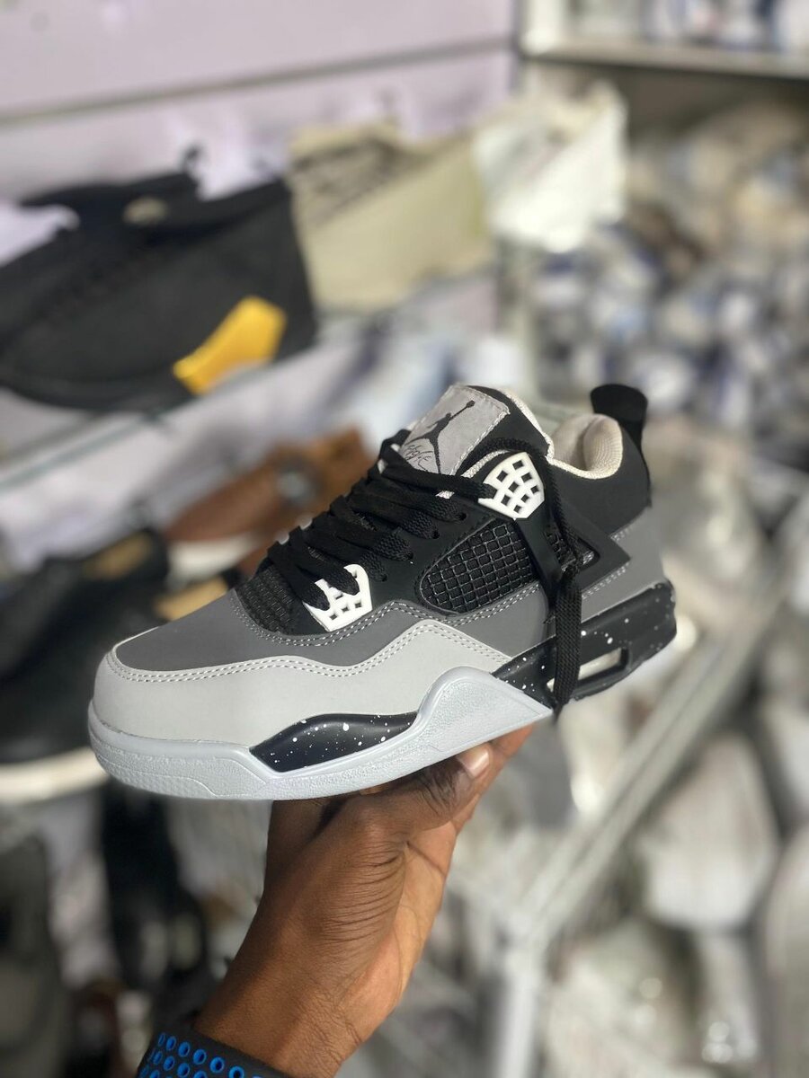 Jordan 4s