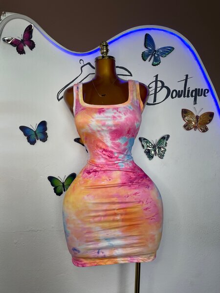 Robe moulante tie-dye tendance