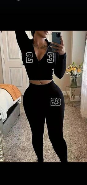 Tenue de sport femme "23"