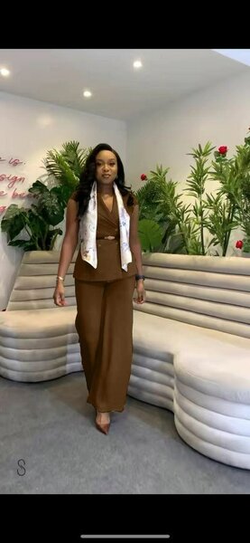 Costume élégante marron