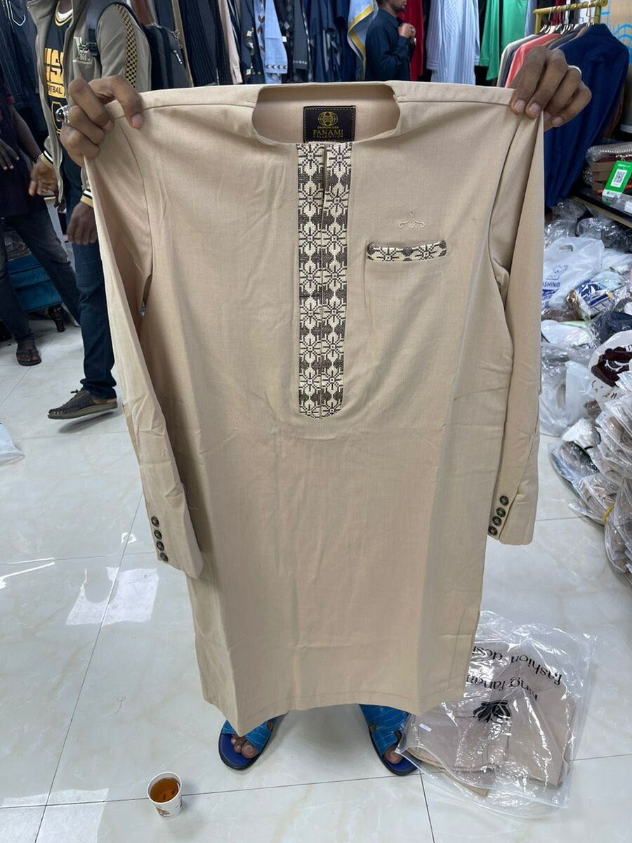 Tunique homme à sorti