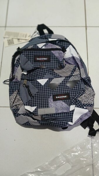 Sac à dos motif géométrique