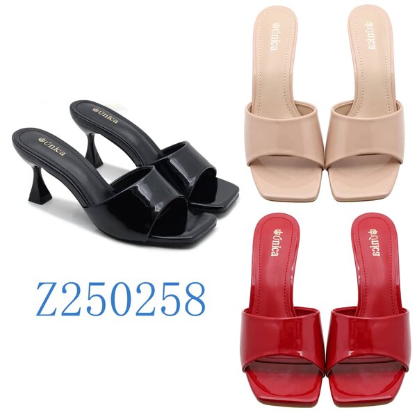 Sandales à talons modernes