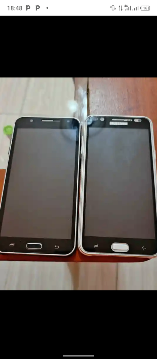 Téléphone Samsung blanc et noir