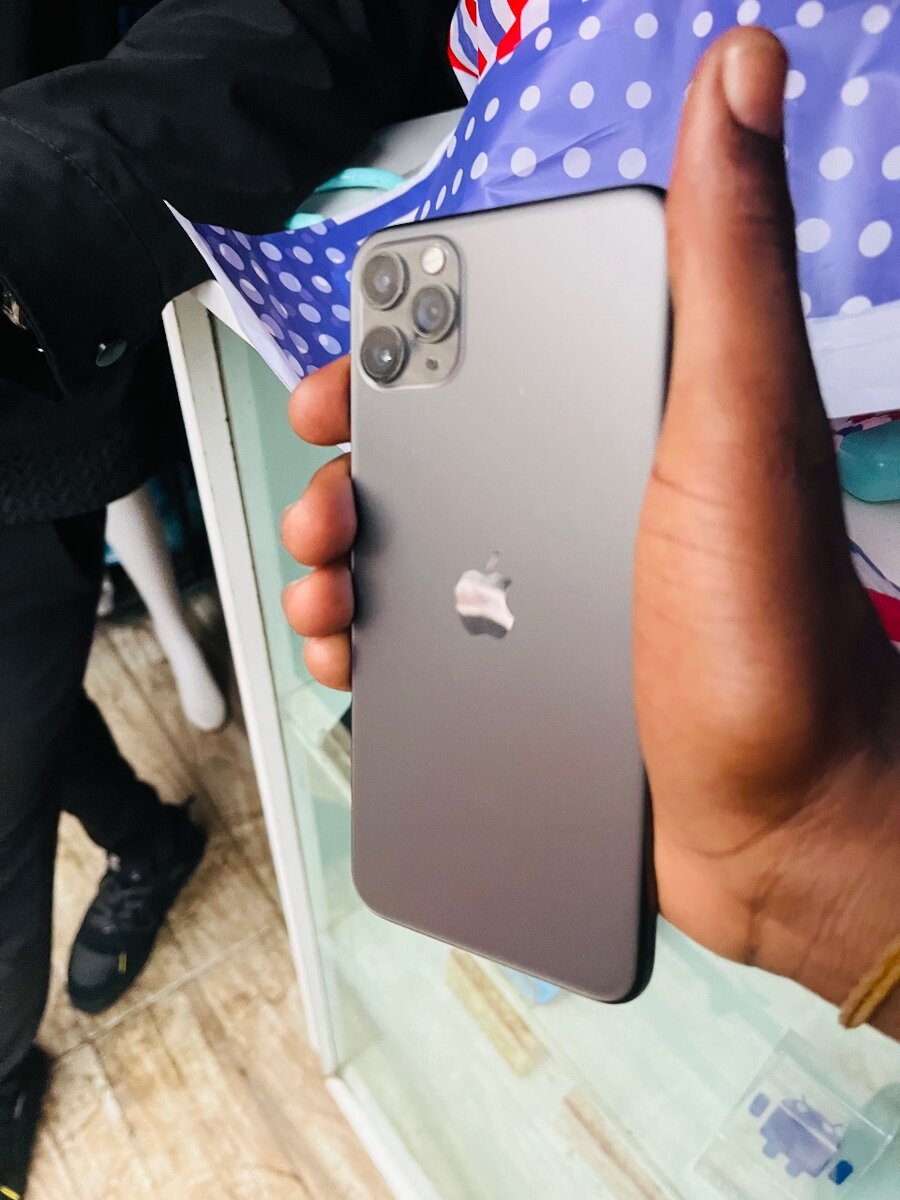 iPhone 11 Pro Max 256gb no face