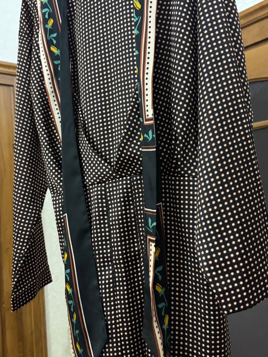 Покупала в Турции за 100 $ продаются 3000 сом не пользовалас