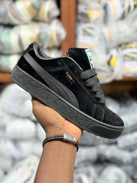 Baskets Noires en Daim