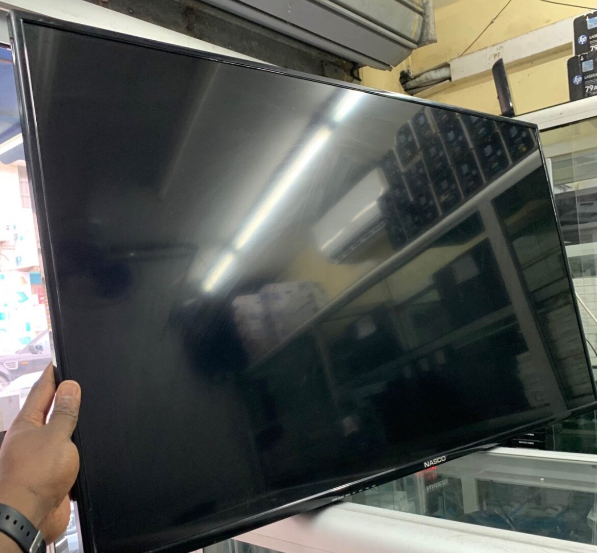 Téléviseur LED PAVOCO 43"