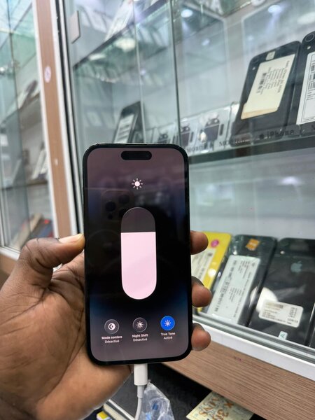 14 pro 128Go tout est dorigin