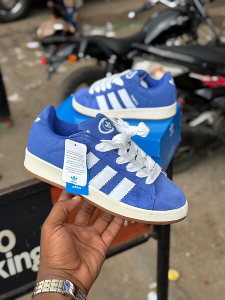 Chaussures de sport bleues tendance