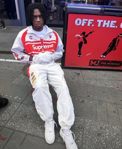 Ensemble survêtement Supreme blanc et rouge