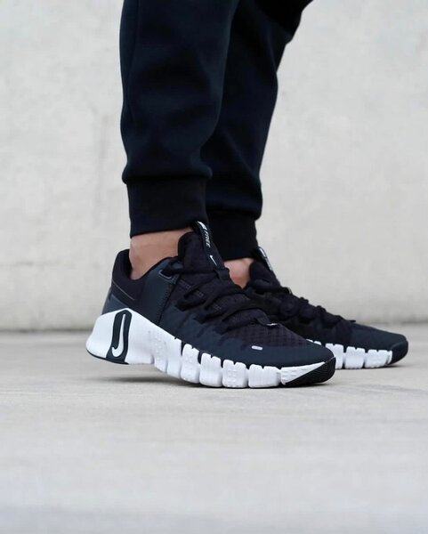 Baskets noires modernes Nike