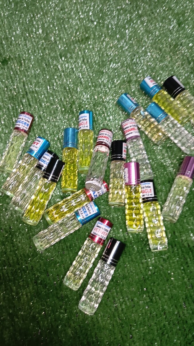 (10) Essence de Parfum 7.5ml