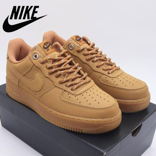 Chaussures Nike Air Force 1 en cuir marron