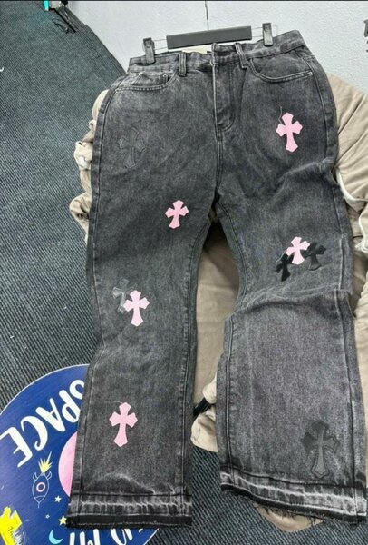 Jeans stylés avec croix