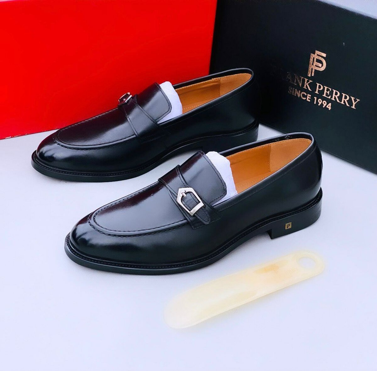 Frank Perry Solid Leather Formal Shoes