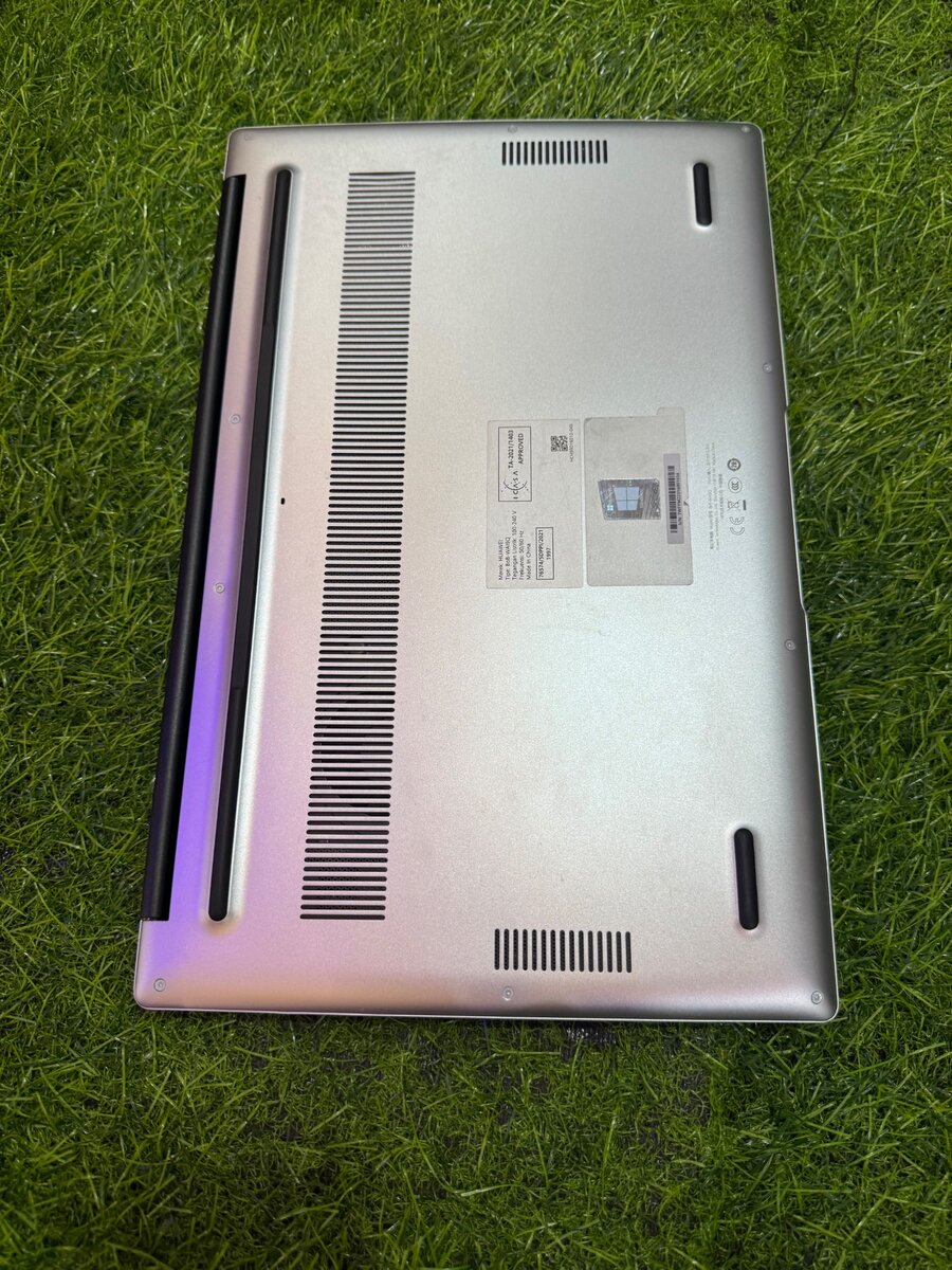 Huawei matebook (10 gen)processor intel core i3