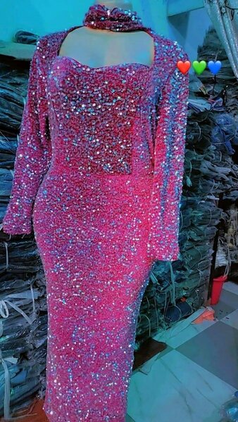 Robe soirée pailletée rose