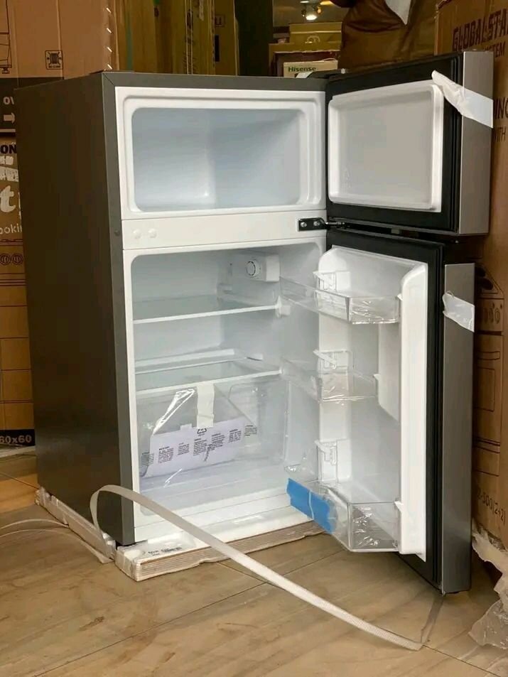 HISENSE REFRIGERATOR