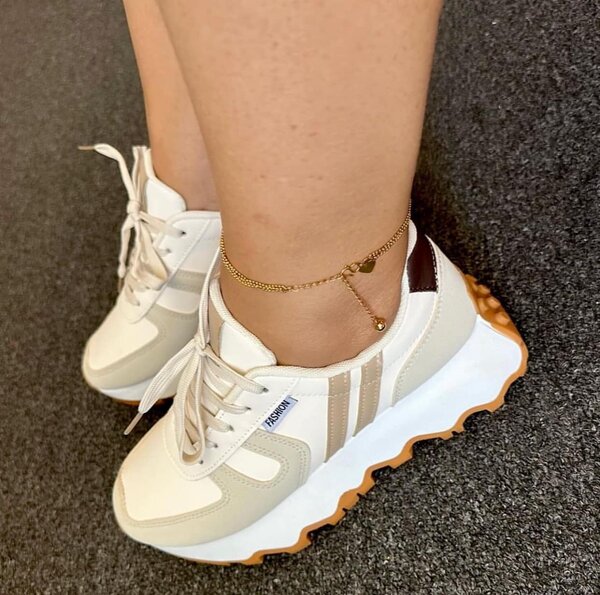 Women's sneakers white