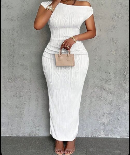 Robe moulante élégante femme