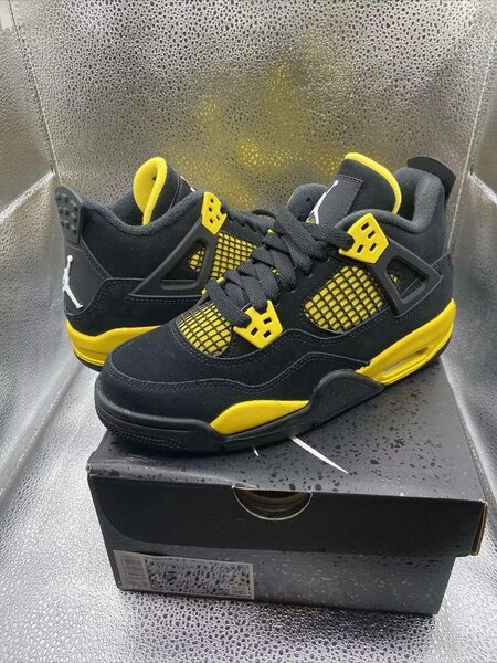 Air Jordan 4 Retro