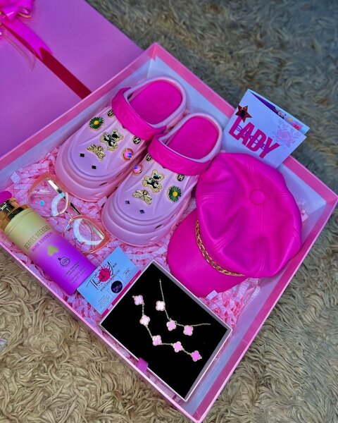 Girlfriend birthday package