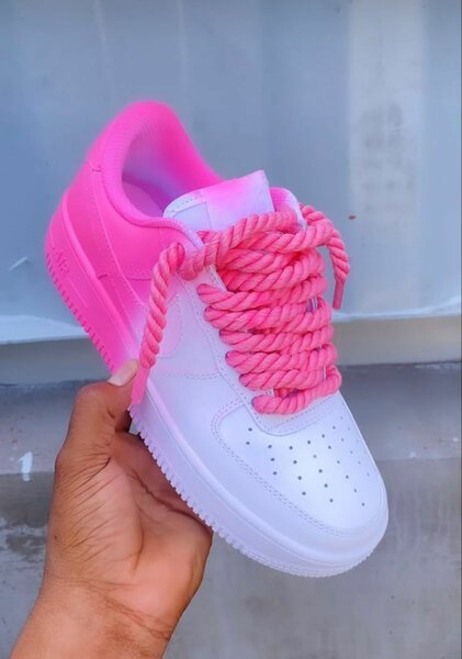 Baskets blanches et roses tendance