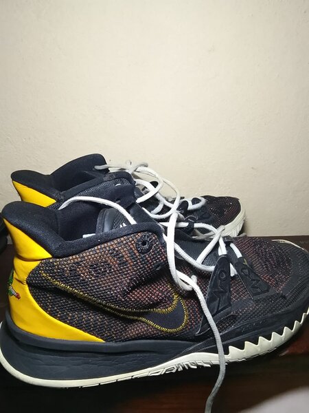 Nike Kyrie 7 "Roswell Rayguns"