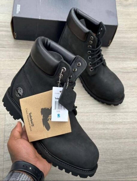 Bottes en cuir robustes