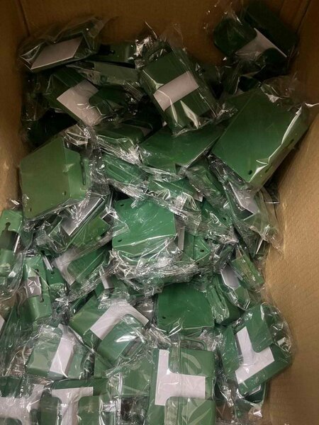 Porte-badge en plastique coloré