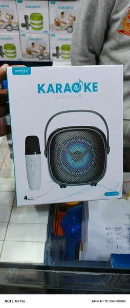 Karoake speaker speak in mic listen in speaker