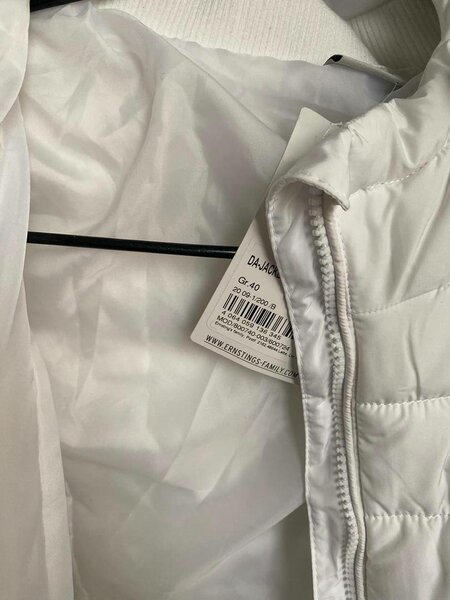 Куртка новая, с этикеткой.