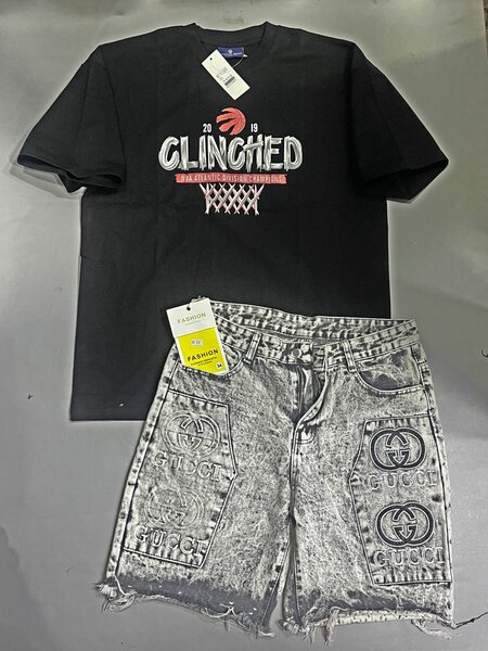 T-shirt et shorts décontractés