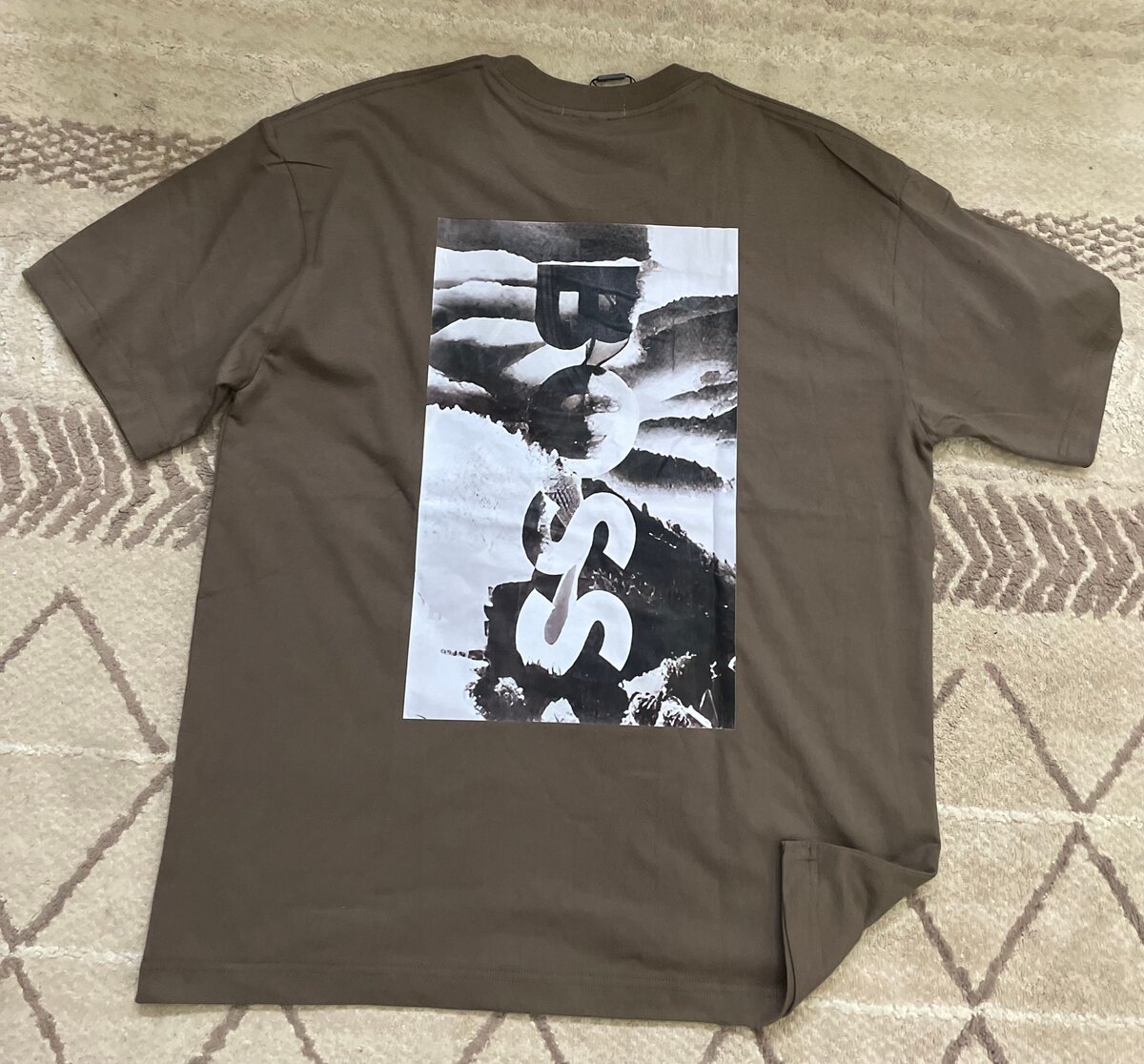 T-shirt BOSS marron stylé