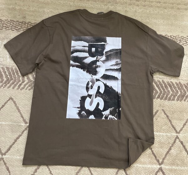 T-shirt BOSS marron stylé