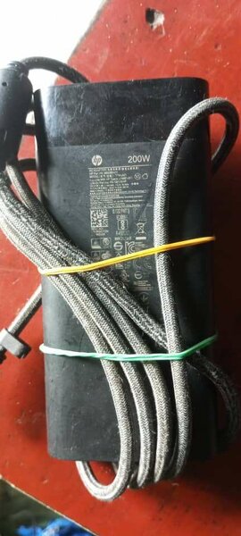 200W Laptop Charger
