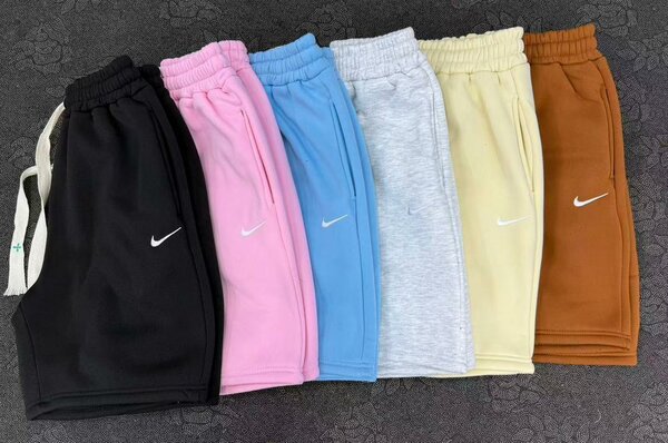 Shorts de sport unisexes Nike