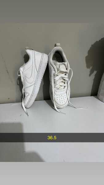 Baskets blanches taille 36.5