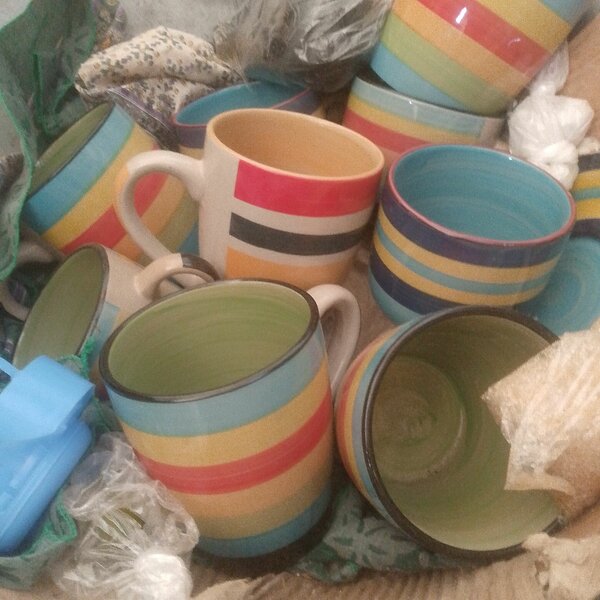 Tasses en céramique rayées