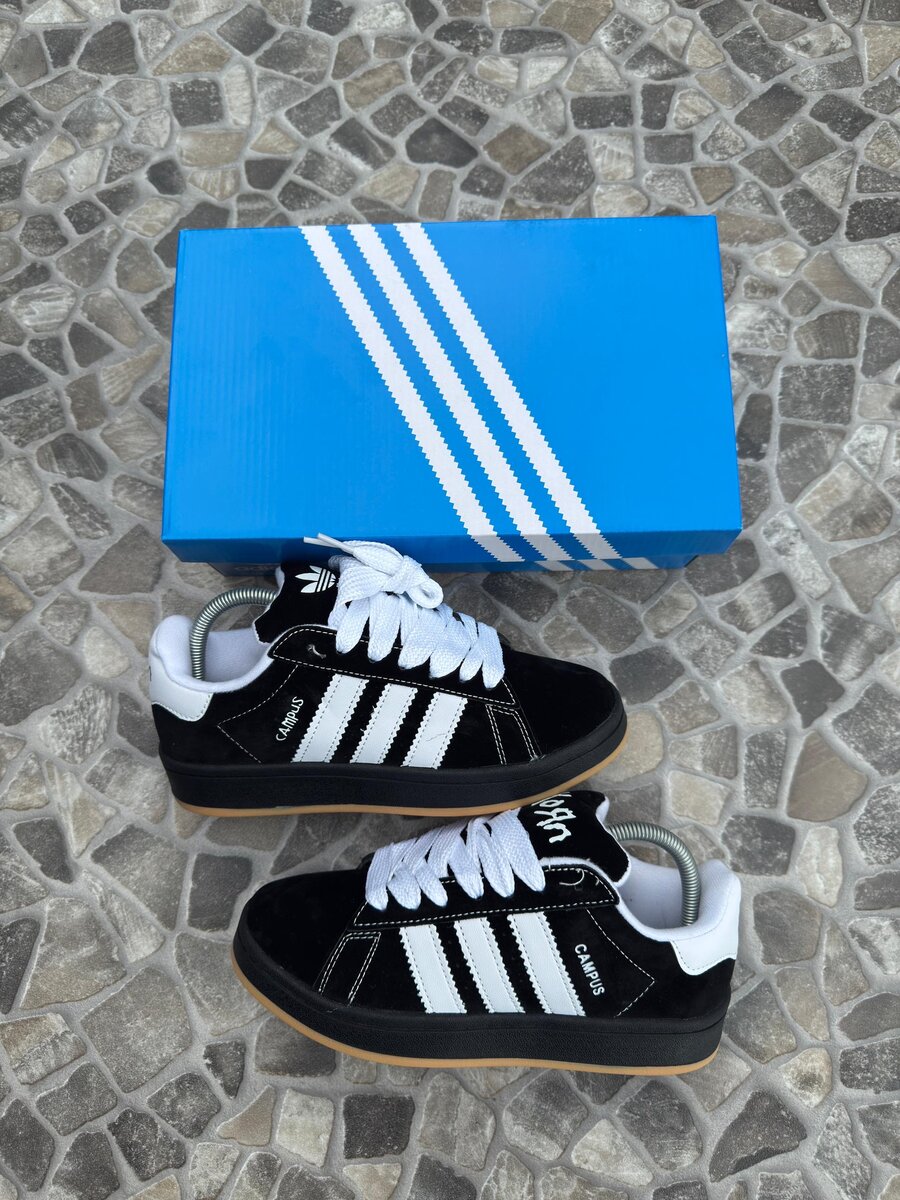 Chaussures noires Adidas Campus