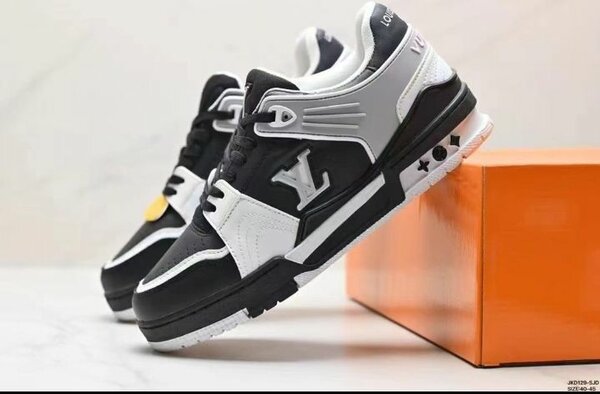 Baskets Noires et Blanches Homme