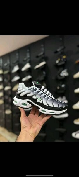 NIKE TN noir/blanc neuf 40-45