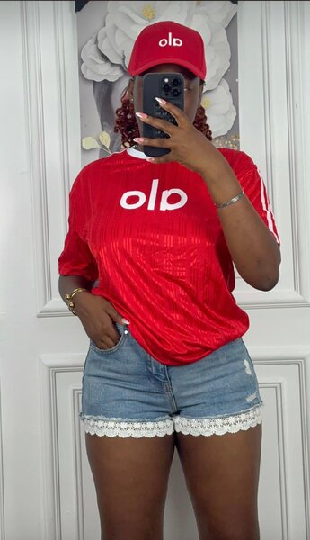 Casquettes et t-shirts Alo